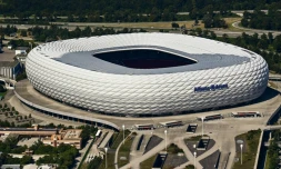 Vue aérienne du stade de football Allianz Arena à Munich, le 5 septembre 2021