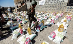 Un soldat yéménite proche des rebelles chiites Houthis, le 16 mars 2017 dans les environs de Sanaa