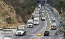 Un premier chargement de la Croix-Rouge est arrivĂ© le 16 avril 2019 Ă Caracas pour ĂȘtre distribuĂ© aux hĂŽpitaux en proie Ă de graves pĂ©nuries, une aide humanitaire au centre du bras de fer entre le prĂ©sident Nicolas Maduro et son opposant Juan Guaido.