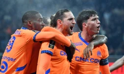 Le milien international de l'OM Adrien Rabiot (centre), buteur sur la pelouse d'Angers, le 9 février 2025, lors de la 21e journée de Ligue 1 