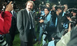 Le Portugais Artur Jorge, alors entraĂźneur du PSG, avant un match contre Lyon, le 16 octobre 1998 Ă Gerland
