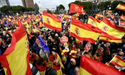 Des manifestants de droite et d'extrême droite réunis le 10 février 2019 place Colon à Madrid contre le Premier ministre socialiste Pedro Sanchez