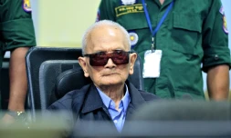 Photo fournie par le tribunal montrant l'idéologue du régime, Nuon Chea, 92 ans, devant la cour à Phnom Penh, le 16 novembre 2018