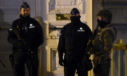 Policiers et militaires déployés le 22 novembre 2015 à Bruxelles en alerte antiterroriste maximale