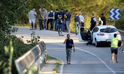 Des policiers sur le site près de Sant Sadurni d'Anoia, où le suspect de l'attentat de Barcelone, Younes Abouyaaqoub, a été abattu, le 21 août 2017 