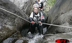 Dimanche 15 mai 2005 -

Les concurrents du Raid Réunion d'Aventures ont traversé le cirque de Cilaos