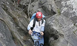 Dimanche 15 mai 2005 -

Les concurrents du Raid Réunion d'Aventures ont traversé le cirque de Cilaos