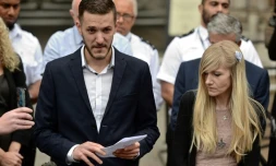 Chris Gard (g) et Connie Yates (d), les parents de Charlie Gard, le 24 juillet 2017 à Londres