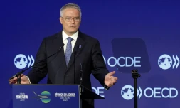 Le secrétaire général de l'OCDE Mathias Cormann s'exprime le 3 juin 2025 au siège de l'OCDE à Paris