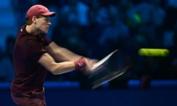L'Italien Jannik Sinner durant sa demi-finale du Masters ATP contre l'Australien Alex De Minaur le 15 novembre 2025 Ă Turin