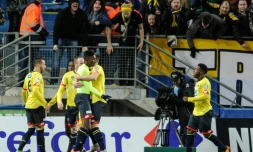 La joie des Sochaliens aprÚs le but inscrit par Hadji Sacko (c) contre Monaco à Sochaux en Coupe de France, le 9 février 2016