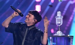 Le chanteur autrichien JJ lors de la finale de l'Eurovision à Bâle le 18 mai 2025
