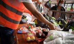 Distribution alimentaire à Genève, le 9 mai 2020