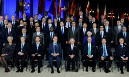Les ministres des finances et banquiers centraux des pays du G20 posent pour une photo de groupe à Baden-Baden le 17 mars 2017