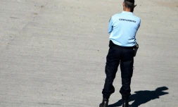 Un adolescent de 15 ans, récemment mis en examen pour avoir tué un gendarme le 4 février avec sa moto de cross trafiquée, a été retrouvé mort avec son pÚre