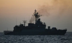 Un navire militaire chinois au large du récif de Scraborough, un ßlot contrÎlé par la Chine mais revendiqué par les Philippines, le 15 février 2024