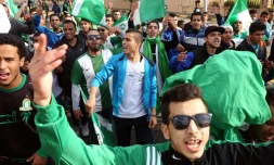 Des supporteurs libyens viennent assister au match de leur équipe nationale contre les Hearts of Oak ghanéens, le 15 décembre 2015 au Stade international de Tripoli