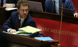 Le ministre français des Comptes publics David Amiel assiste au débat budgétaire à l'Assemblée nationale à Paris, le 14 octobre 2026