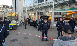 La police sur le site où une voiture a foncé sur des passants à Heidelberg, dans le sud-ouest de l'Allemagne, le 25 février 2017