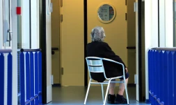 Les laboratoires pharmaceutiques sont pour le moment démunis face à Alzheimer: depuis 16 ans, aucun nouveau médicament contre cette maladie neurodégénérative n'est arrivé sur le marché, faute de certitudes sur son mécanisme