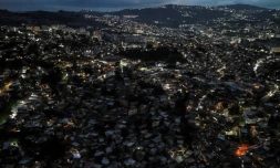 Vue aérienne du quartier de Petare, à Caracas, le 30 août 2024 