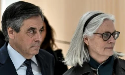 L'ancien Premier ministre François Fillon et son épouse Penelope, accusés d'emplois fictifs, le 27 février 2020, au palais de justice de Paris