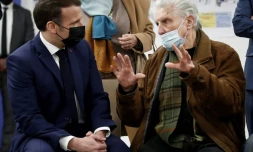 Emmanuel Macron au centre de vaccination de Bobigny (Seine-Saint-Denis), le 1er mars 2021