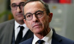 Le nouveau ministre de l'Intérieur Bruno Retailleau, accompagné du préfet de police de Paris Laurent Nunez lors d'une conférence de presse à La Courneuve, au nord de Paris le 23 septembre 2024