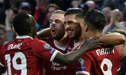 Les joueurs de Liverpool se congratulent après un but d'Emre Can face à Hoffenheim en barrage retour de la Ligue des champions, le 23 août 2017 à Anfield