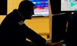 Les marchés européens ont fini dans le rouge lundi après des indicateurs chinois peu favorables à la dynamique de la reprise mondiale