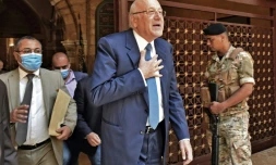 Le Premier ministre désigné au Liban Najib Mikati le 10 septembre 2021 devant la mosquée al-Omari mosque, à Beyrouth