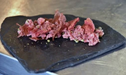 Tartare de lama préparé dans un restaurant de La Paz, le 9 mars 2016