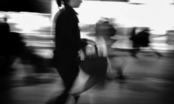 Une enquête a été ouverte après la plainte de la jeune femme ayant dénoncé, vidéo à l'appui, son agression à Paris par un homme qui l'a frappée au visage en pleine rue lorsqu'elle a répondu après des remarques obscènes.