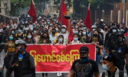 Photo diffusée le 26 mars 2021 par une source anonyme via Facebook montrant une manifestation contre le coup d'Etat militaire à Mandalay, en Birmanie