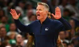 Steve Kerr, l'entraîneur des Golden State Warriors, pendant le match 4 de la finale NBA contre Boston le 10 juin 2022 à Boston