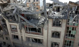 Un immeuble de Téhéran atteint par un bombardement, le 27 mars 2026