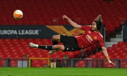 L'attaquant uruguayen de Manchester United Edinson Cavani contre l'AS Rome en demi-finale aller de Ligue Europa, le 29 avril 2021 à Manchester 