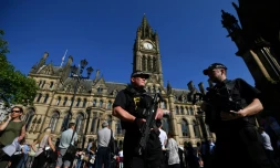 Des policiers à Manchester, le 26 mai 2017