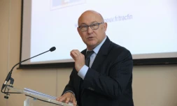 Le ministre des Finances Michel Sapin lors de la remise d'un rapport de Tracfin à Paris, le 11 juillet 2014