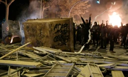 Des manifestants indépendantistes catalans érigents des barricades à Barcelone le 16 octobre 2019