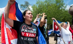 Une manifestation en soutien au peuple cubain devant la Maison Blanche à Washington le 12 juillet 2021