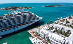 Un bateau de croisiÚre amarré au quai B de Key West, en Floride, le 11 avril 2022