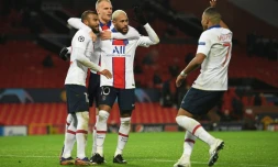 Paris, porté par son N.10 Neymar, reste sur une victoire décisive contre Manchester United en Ligue champions, le 20 décembre 2020 à Old Trafford