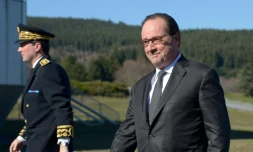 François Hollande visite le site pharmaceutique de Martin Dow à Meymac, le 16 mars 2017