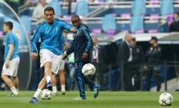 Cristiano Ronaldo à l'échauffement, avec le Real, avant d'affronter Manchester City à Santiago Bernabeu à Madrid, le 4 mai 2016