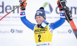 La joie de la Française Tessa Worley, deuxième du géant de Coupe du monde de Kranjska Gora (Slovénie), le 8 janvier 2022