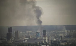 Les Russes tentent d'encercler les Ukrainiens à Severodonetsk, Zelensky réclame des armes