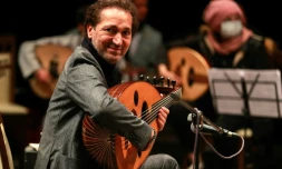 Le joueur de oud irakien Naseer Shamma en répétition à Bagdad le 17 janvier 2022