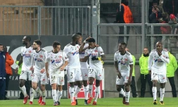 L'attaquant d'Amiens SC Serge Gakpé (N.37) a ouvert le score face à Monaco pour le retour du club au stade de La Licorne, le 17 novembre 2017