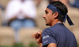 L'Italien Lorenzo Sonego contre le Russe Andrey Rublev au 3e tour de Roland-Garros le 2 juin 2023 à Paris